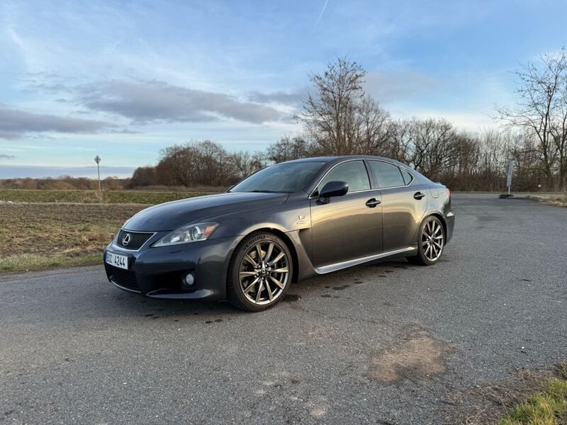 Grau Gebraucht 2011 Lexus IS-F Limousine | 32.900 € - Bild 1/4
