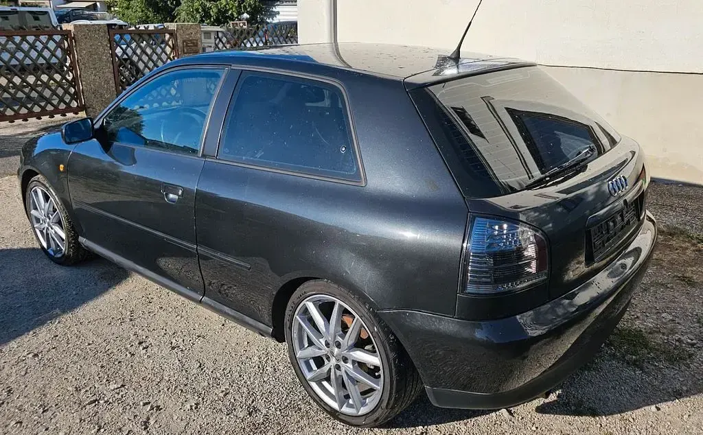 Gebraucht Audi A3 Sport 101 PS (74 kW) 1997 Schwarz Kleinwagen
