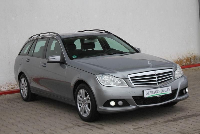Palladiumsilber metallic (metallic) Gebraucht 2013 Mercedes C200 Kombi | 5.790 € (Superpreis) - Bild 1/4