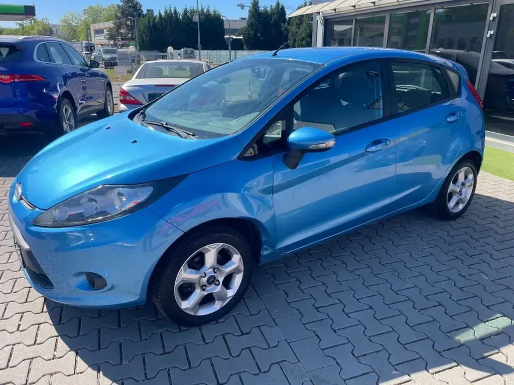 Usata Ford Fiesta Trend 60 CV (44 kW) 2010 Blu Berlina