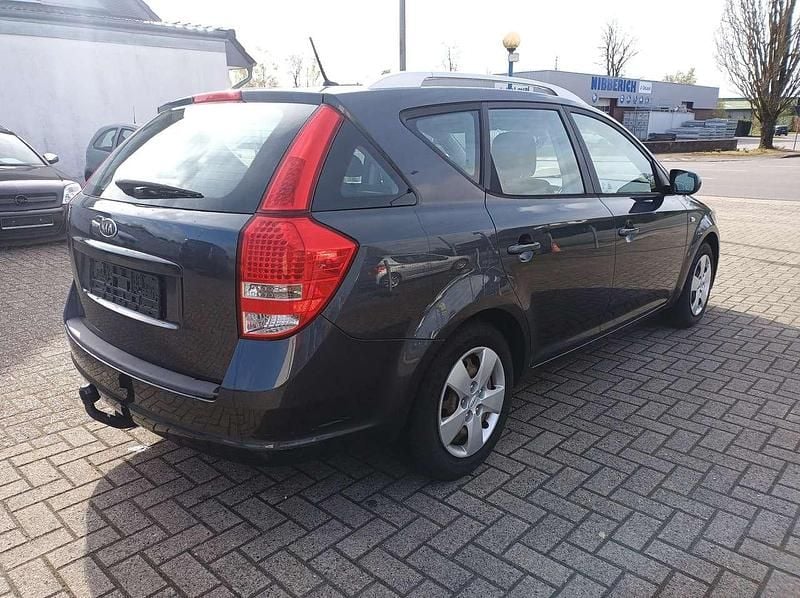 Usata Kia Ceed 126 CV (92 kW) 2009 Grigio Utilitaria