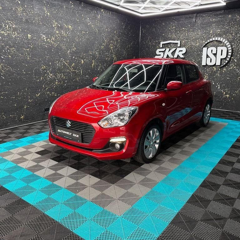 Gebraucht Suzuki Swift Comfort+ 111 PS (81 kW) 2018 Rot Kleinwagen