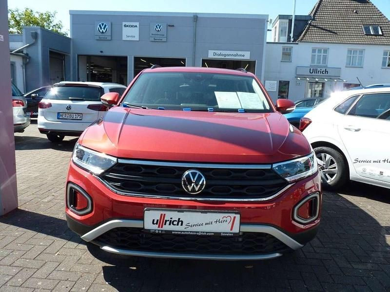 Neu VW T-Roc Life 150 PS (110 kW) 2025 Kings red metallic SUV