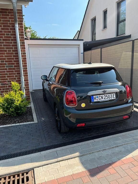 Gebraucht Mini Cooper SE Resolute Edition 135 kW (184 PS) 2023 Grün Kleinwagen