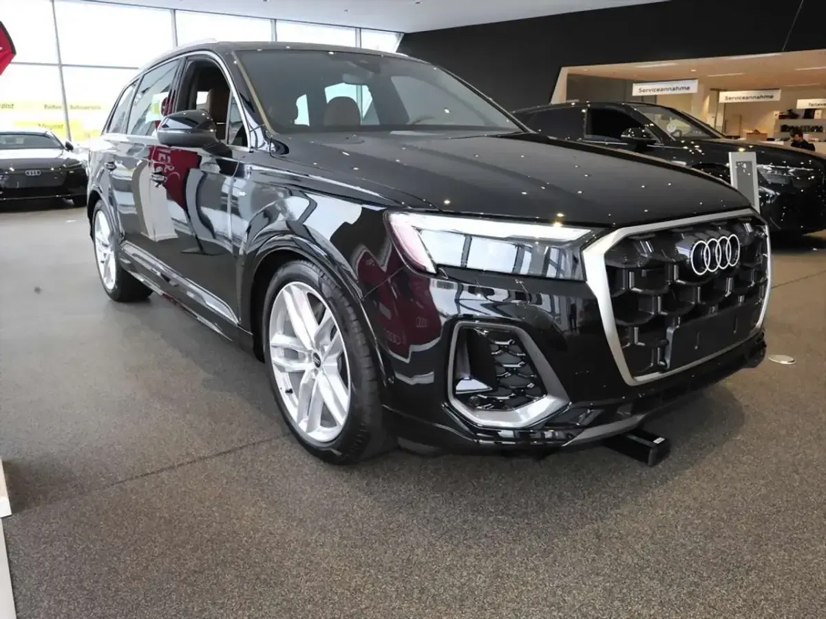 Neu Audi Q7 S-Line 286 PS (210 kW) 2026 Mythosschwarz SUV