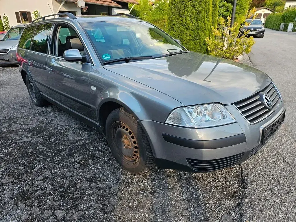Usata VW Passat Highline 116 CV (85 kW) 2003 Grigio Station wagon