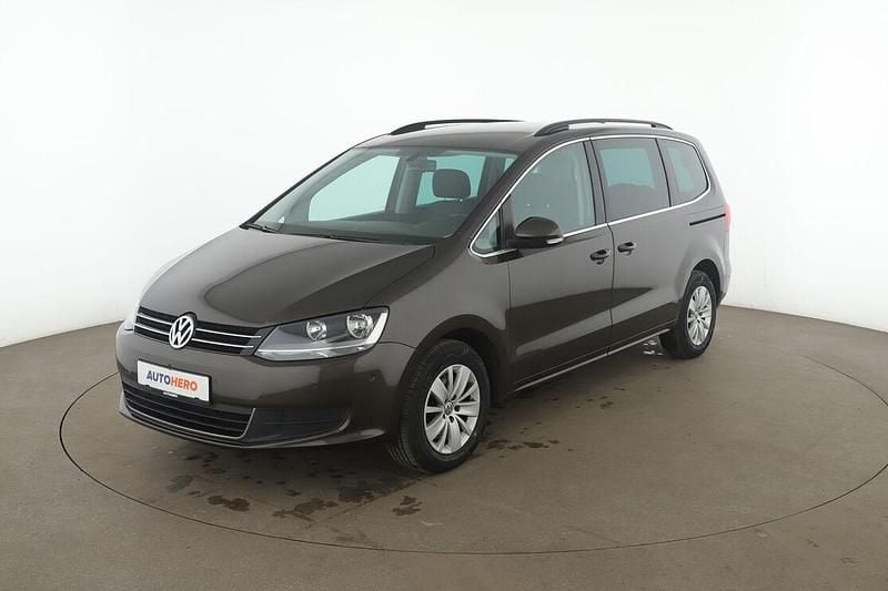 Gebraucht VW Sharan Comfortline 150 PS (110 kW) 2015 Braun Van / Kleinbus