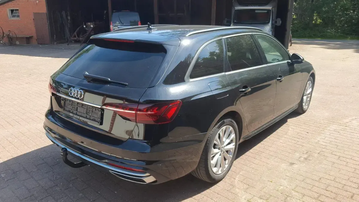Gebraucht Audi A4 Advanced 204 PS (150 kW) 2020 Schwarz Kombi