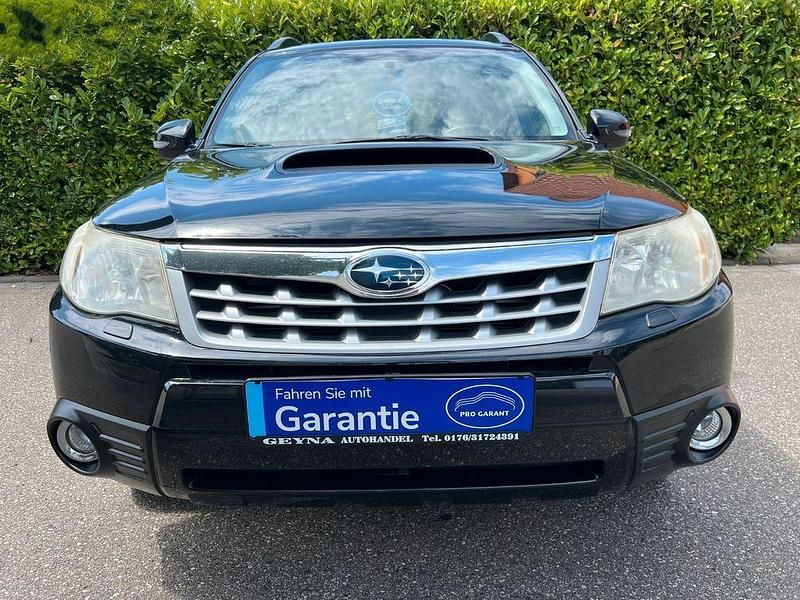 Schwarz Gebraucht 2012 Subaru Forester Comfort SUV | 8.700 € (Teuer) - Bild 1/3
