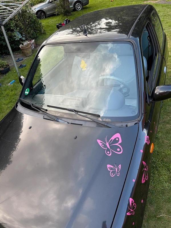 Schwarz Gebraucht 2002 Nissan Micra Kleinwagen | 1.100 € (Fairer Preis) - Bild 1/4