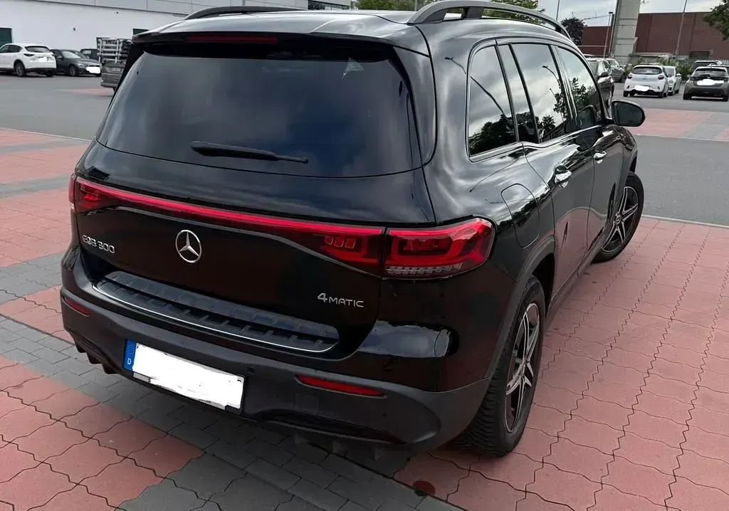 Gebraucht Mercedes EQB300 AMG line 167 kW (228 PS) 2022 Schwarz SUV