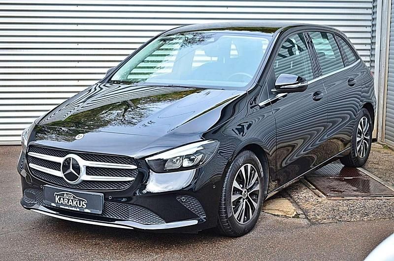 Gebraucht Mercedes B200 150 PS (110 kW) 2022 Nachtschwarz Van / Kleinbus