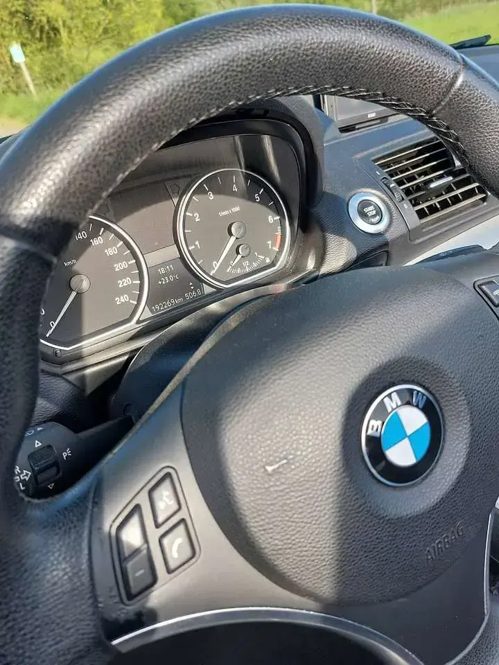 Gebraucht BMW 118 Cabriolet 143 PS (105 kW) 2010 Schwarz Cabrio