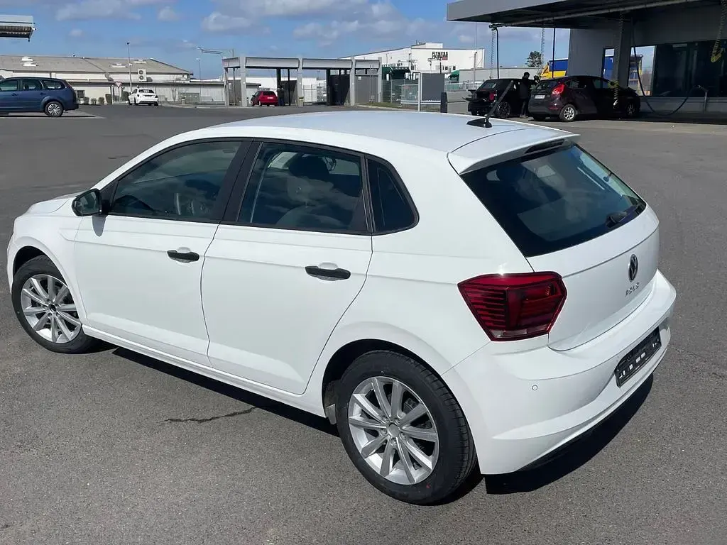 Gebraucht VW Polo Trendline 80 PS (58 kW) 2021 Weiß Kleinwagen