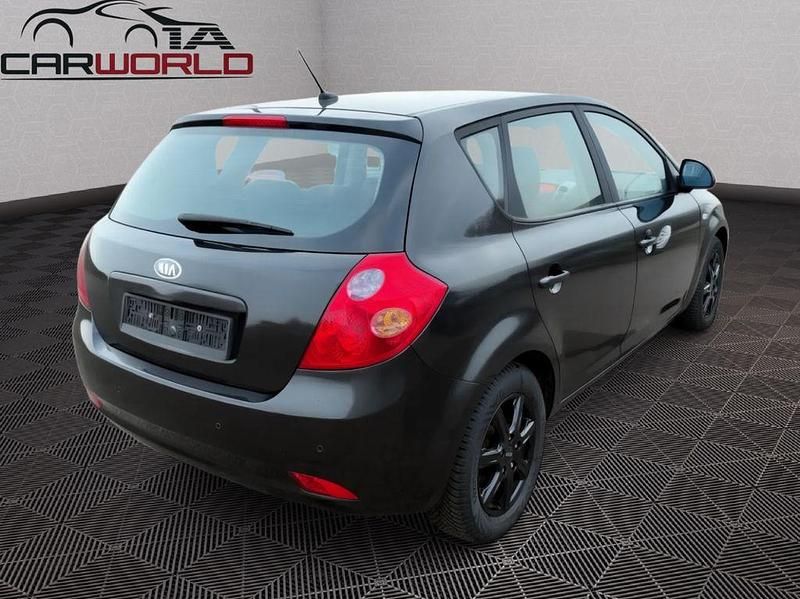 Gebraucht Kia Ceed 143 PS (105 kW) 2009 Schwarz Kleinwagen