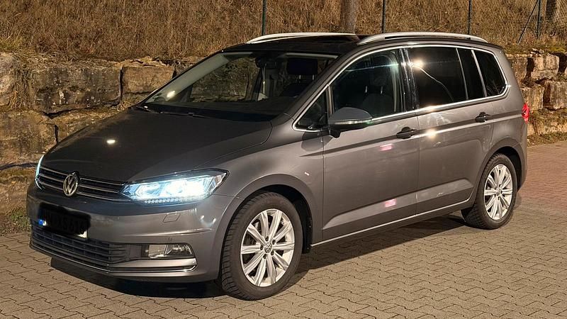 Gebraucht VW Touran Highline 150 PS (110 kW) 2015 Grau Van / Kleinbus