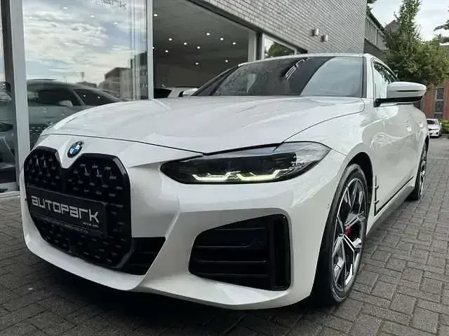 Gebraucht BMW 430 M Sport 286 PS (210 kW) 2023 Alpinweiss iii Coupé