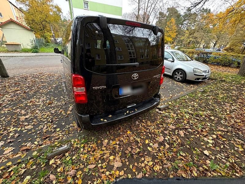 Gebraucht Toyota Proace 120 PS (88 kW) 2019 Schwarz Van / Kleinbus