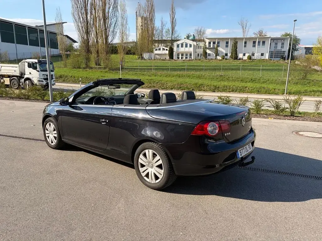 Usata VW Eos 122 CV (89 kW) 2010 Nero Cabrio