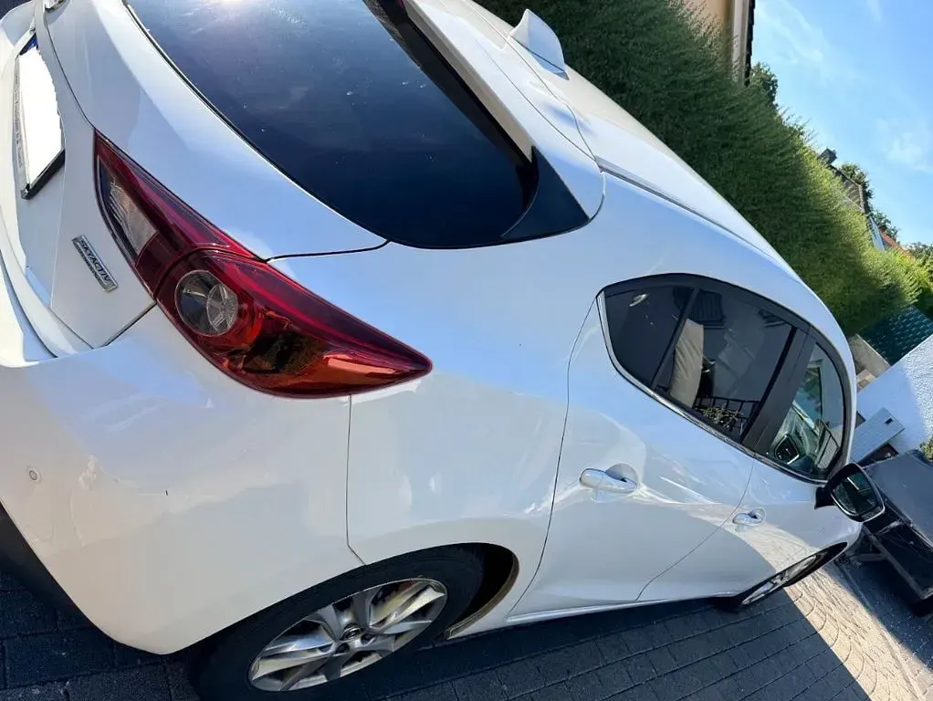 Gebraucht Mazda 3 Center-Line 120 PS (88 kW) 2016 Weiß Limousine