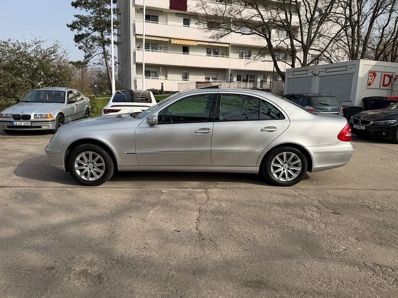Gebraucht Mercedes E200 163 PS (119 kW) 2005 Silber Limousine