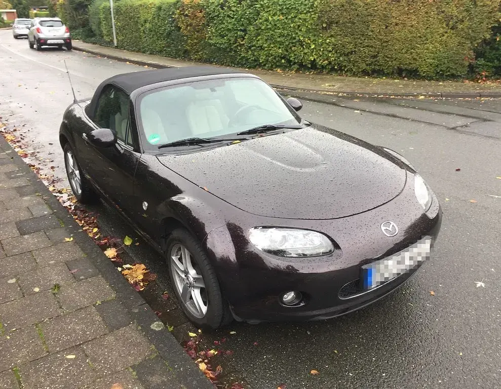 Second-hand Mazda MX5 129 CP (94 kW) 2007 Maro Cabrio