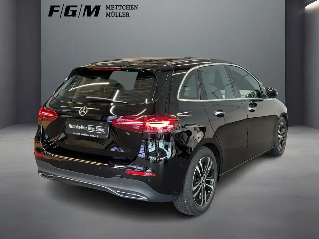 Gebraucht Mercedes B220 Progressive 190 PS (139 kW) 2024 Unilack nachtschwarz Kleinwagen