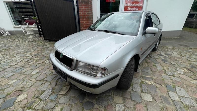 Gebraucht Skoda Octavia 101 PS (74 kW) 1998 Silber Limousine