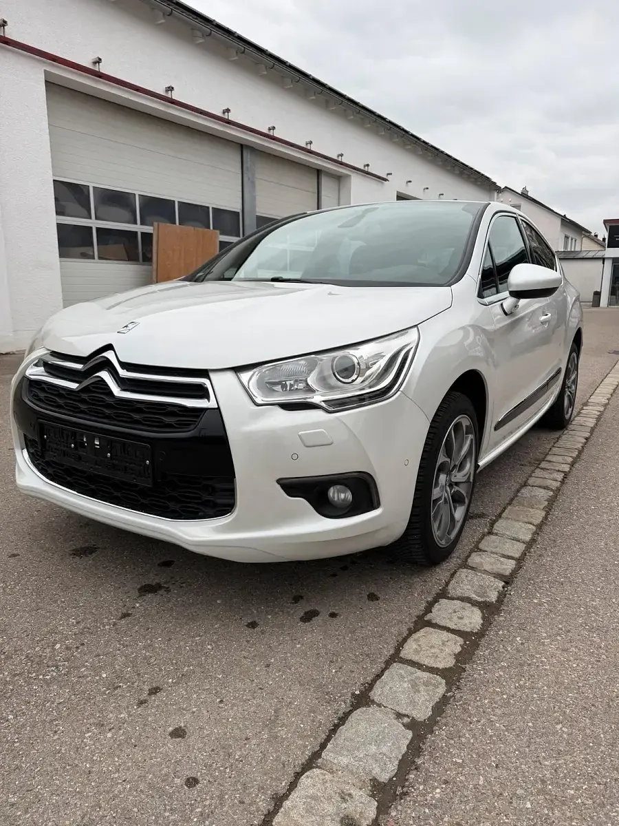 Gebraucht Citroën DS4 200 PS (147 kW) 2012 Weiß Kleinwagen