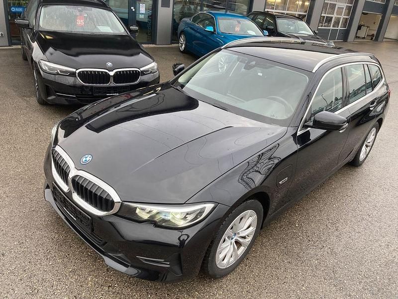 Gebraucht BMW 320e 204 PS (150 kW) 2021 Schwarz Limousine