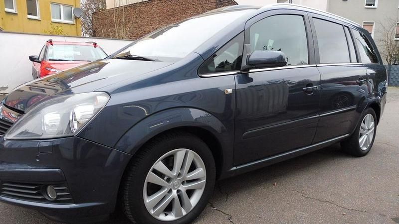 Blau Gebraucht 2007 Opel Zafira Cosmo Van / Kleinbus | 6.450 € (Teuer) - Bild 1/4