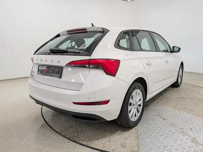 Gebraucht Skoda Scala Ambition 95 PS (69 kW) 2023 Candyweiss Kleinwagen