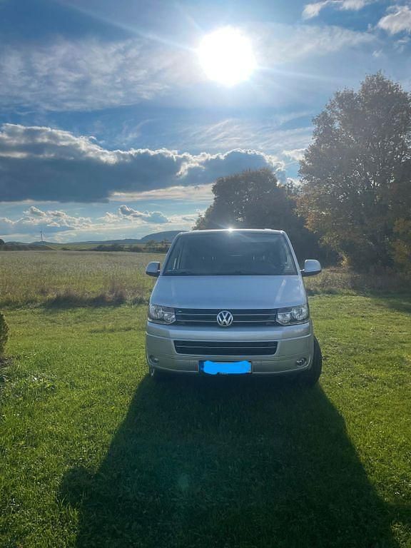 Usado VW Multivan 179 CV (131 kW) 2010 Plateado Monovolumen