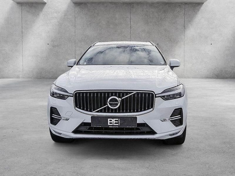 Gebraucht Volvo XC60 Core 197 PS (144 kW) 2023 Weiß SUV