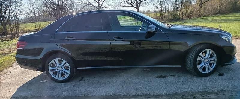 Gebraucht Mercedes E220 Edition 170 PS (125 kW) 2013 Schwarz Limousine