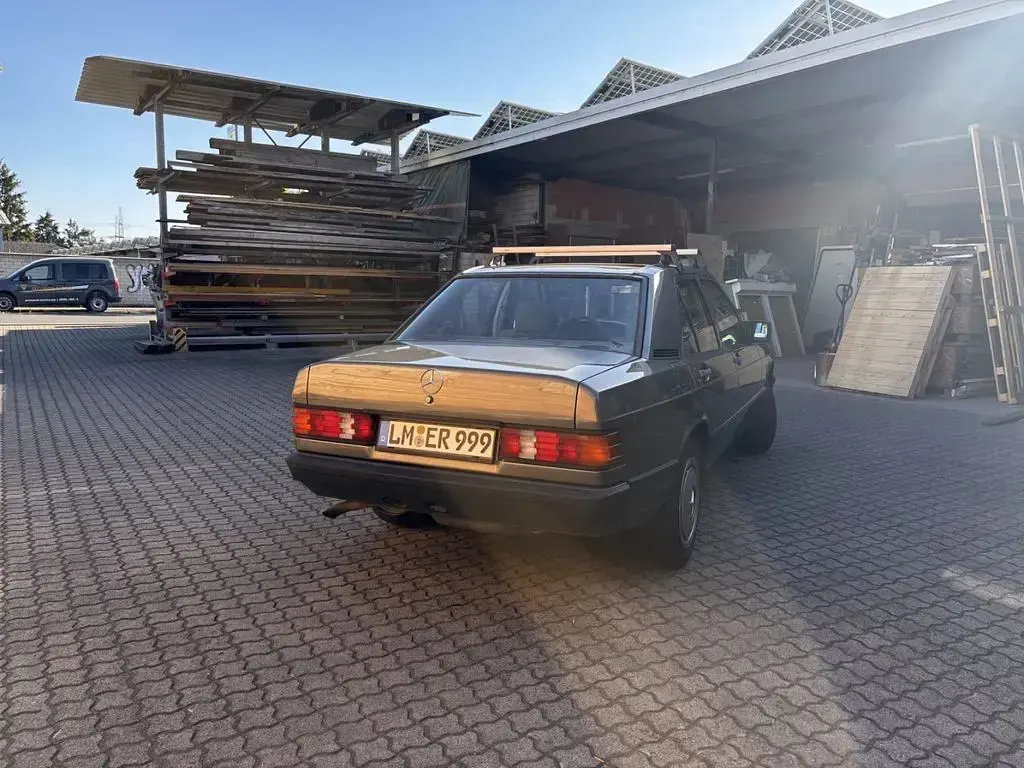 Gebraucht Mercedes 190 102 PS (75 kW) 1988 Grau Limousine