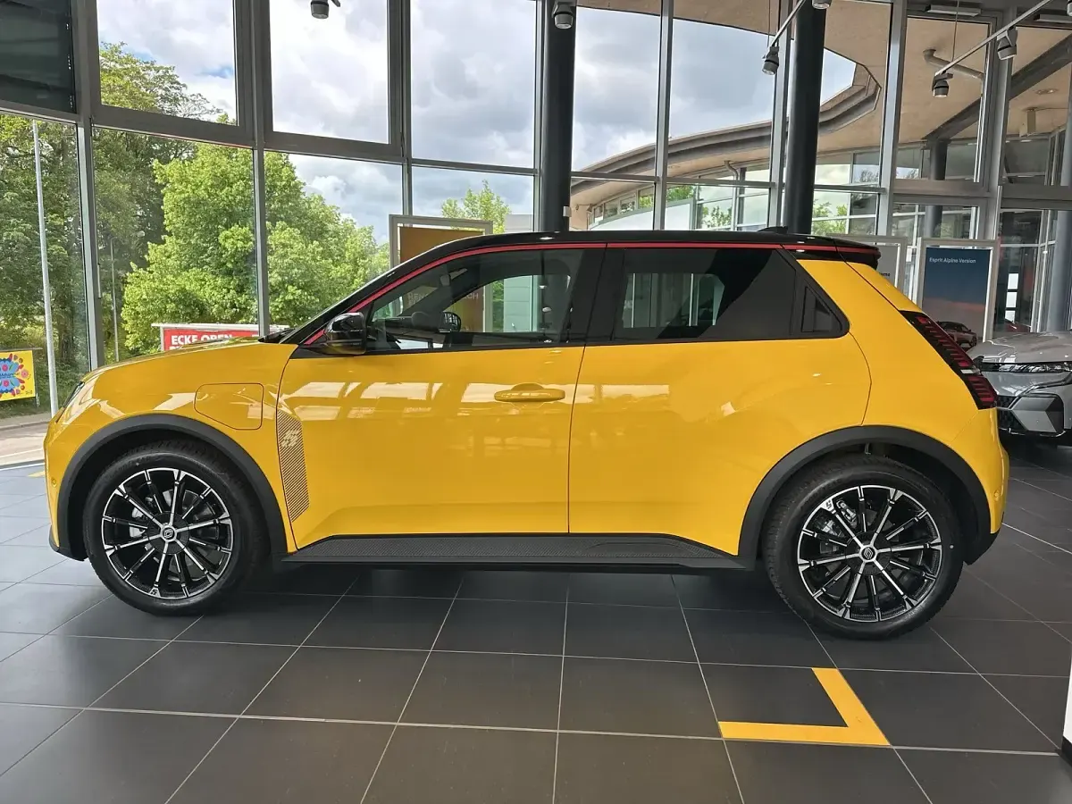 Neu Renault R5 Komfort 110 kW (150 PS) 2026 Gelb Kleinwagen