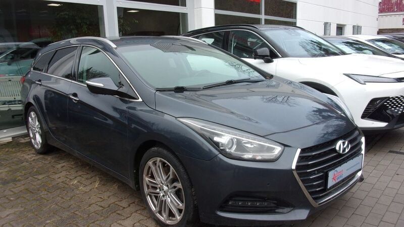 Blau Gebraucht 2017 Hyundai i40 Style Kombi | 11.880 € (Etwas zu teuer) - Bild 1/4