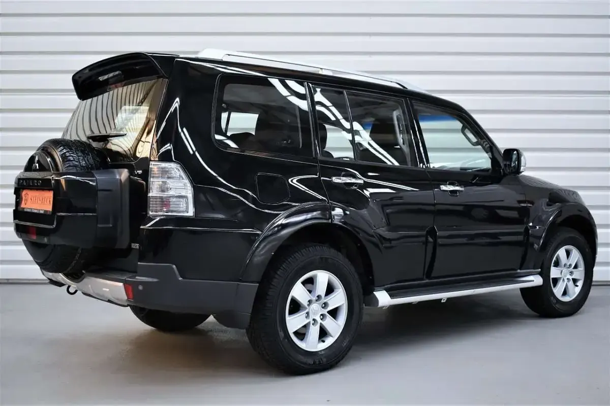 Gebraucht Mitsubishi Pajero Instyle 250 PS (183 kW) 2008 Schwarz SUV