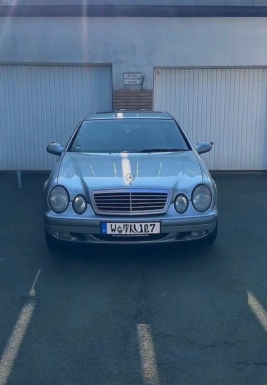 Gebraucht Mercedes CLK230 Elegance 193 PS (141 kW) 1997 Silber Coupé