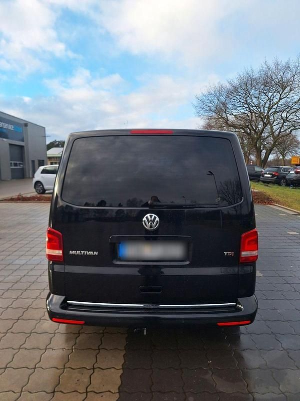 Gebraucht VW Multivan Highline 179 PS (131 kW) 2015 Schwarz Van