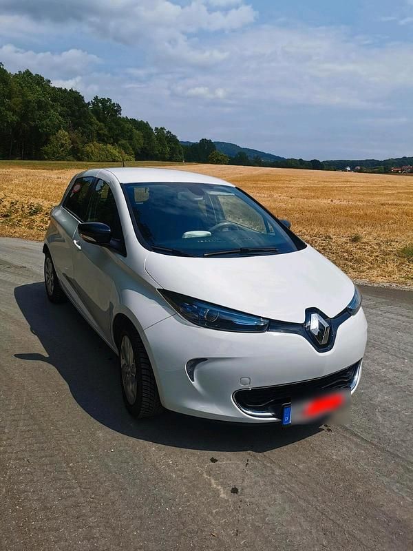 Weiß Gebraucht 2016 Renault Zoe Life Kleinwagen | 3.999 € (Superpreis) - Bild 1/4