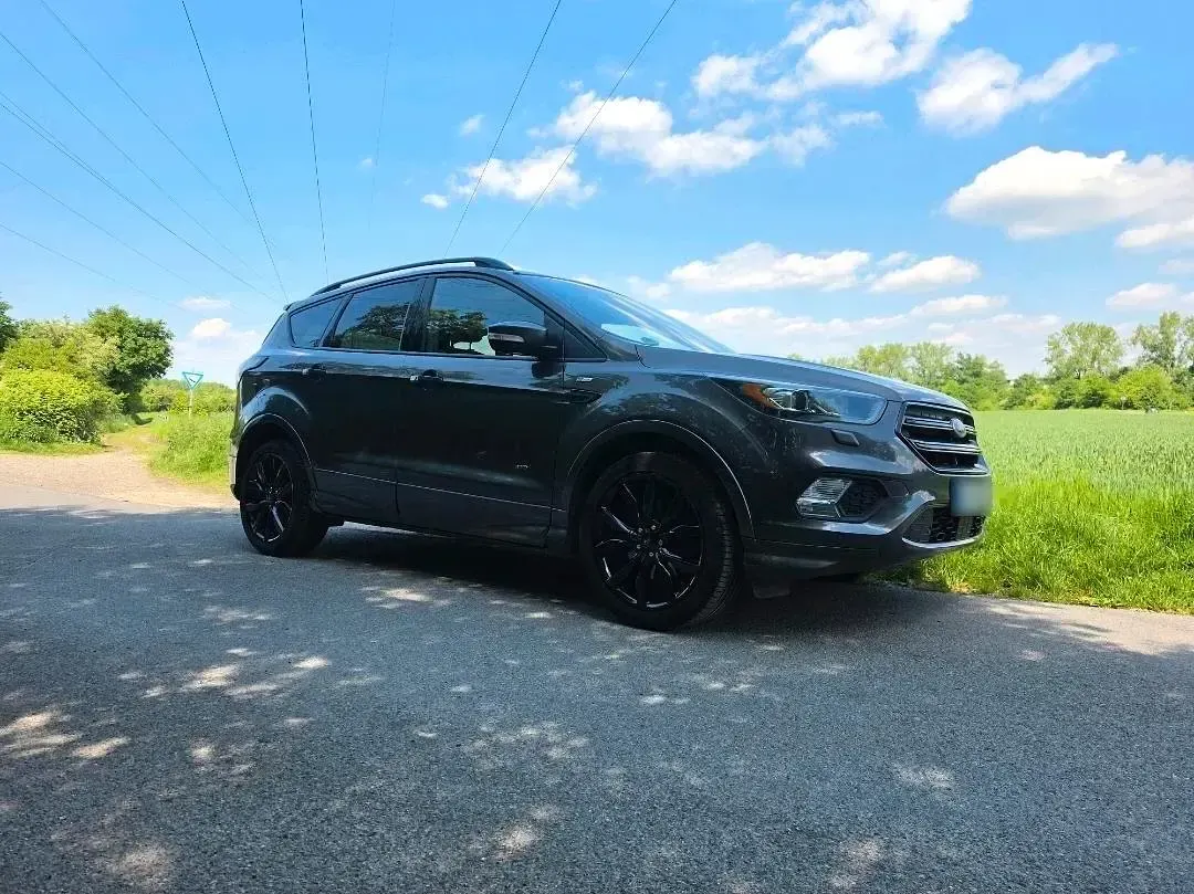 Gebraucht Ford Kuga ST-Line 180 PS (132 kW) 2017 Grau SUV