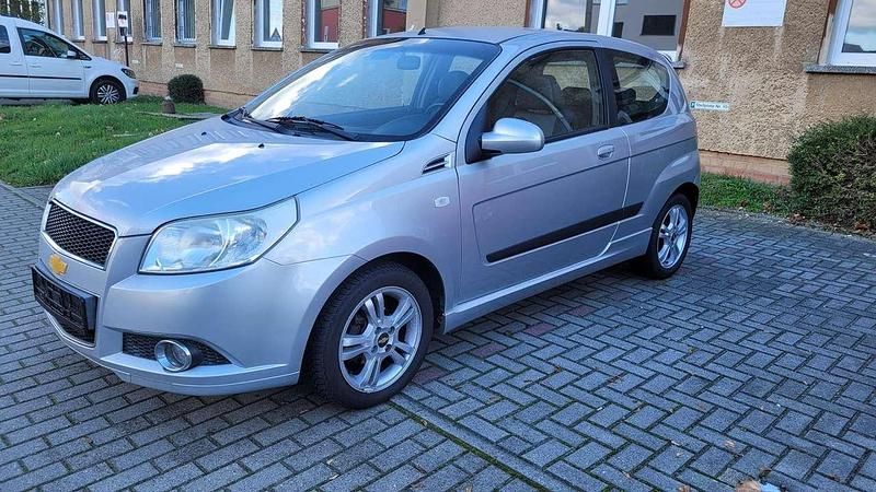 Silber Gebraucht 2009 Chevrolet Aveo LT Limousine | 2.680 € (Etwas zu teuer) - Bild 1/4