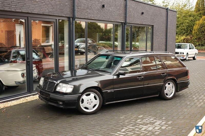 Gebraucht Mercedes E300 AMG 272 PS (200 kW) 1991 Schwarz Kombi
