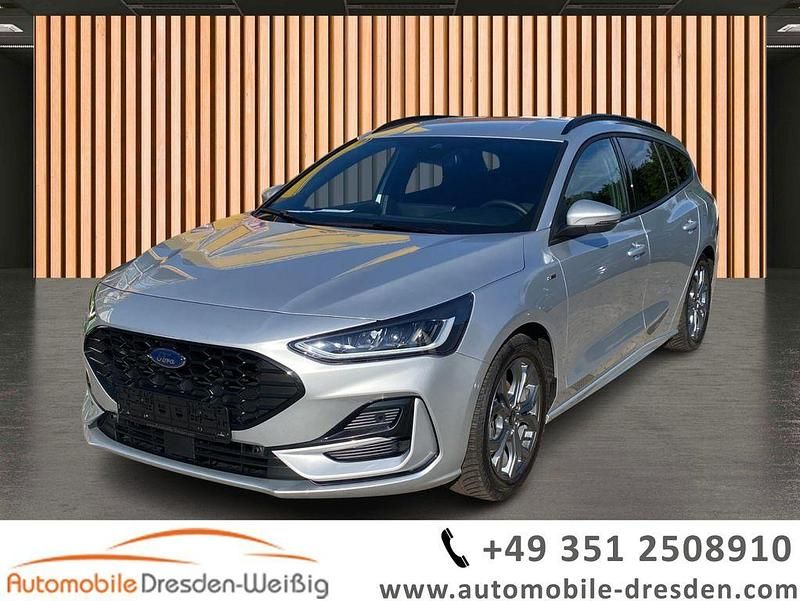 Silber Gebraucht 2024 Ford Focus ST-Line X Limousine | 23.980 € (Superpreis) - Bild 1/4