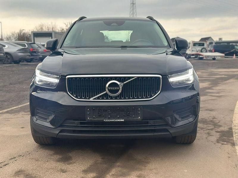 Schwarz Gebraucht 2018 Volvo XC40 Basis SUV | 15.999 € (Superpreis) - Bild 1/4