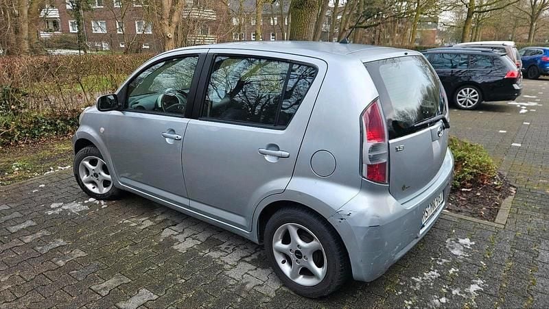 Gebraucht Daihatsu Sirion 86 PS (63 kW) 2006 Silber Kleinwagen