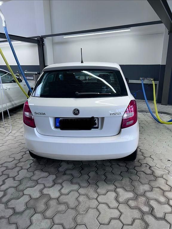 Gebraucht Skoda Fabia Active 60 PS (44 kW) 2014 Weiß Limousine