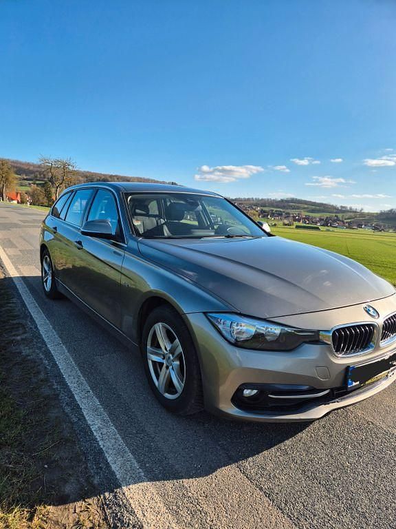 Gebraucht BMW 320 Sport Line 190 PS (139 kW) 2016 Silber Kombi